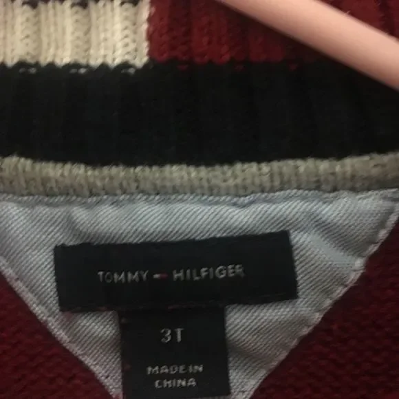 Tommy Hilfiger 3T red vneck zip sweater - Picture 4 of 4
